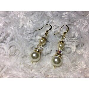 Perlas Elegantes Crystal Dangle Earrings